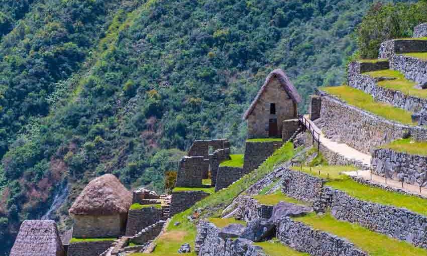 ¿Se puede ingresar a Machu Picchu descalzo? La verdad sobre caminar descalzo en la Ciudadela Inca